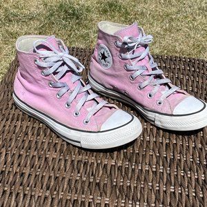 Light Pink Converse Size 7